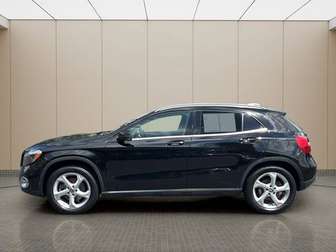 Used 2018 Mercedes-Benz GLA 250 4MATIC image 2