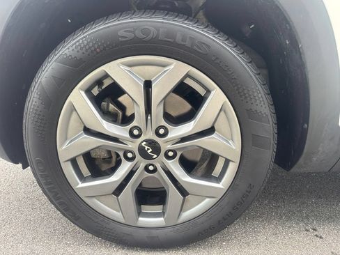 Used 2025 Kia Seltos LX AWD/4WD image 8