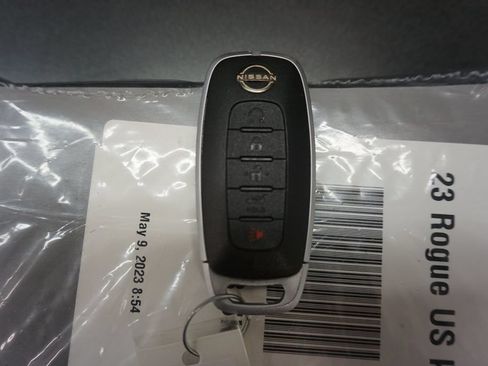 Used 2023 Nissan Rogue SL FWD image 17