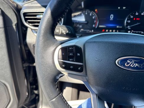 Used 2023 Ford Explorer XLT w/ Equipment Group 202A AWD/4WD image 36
