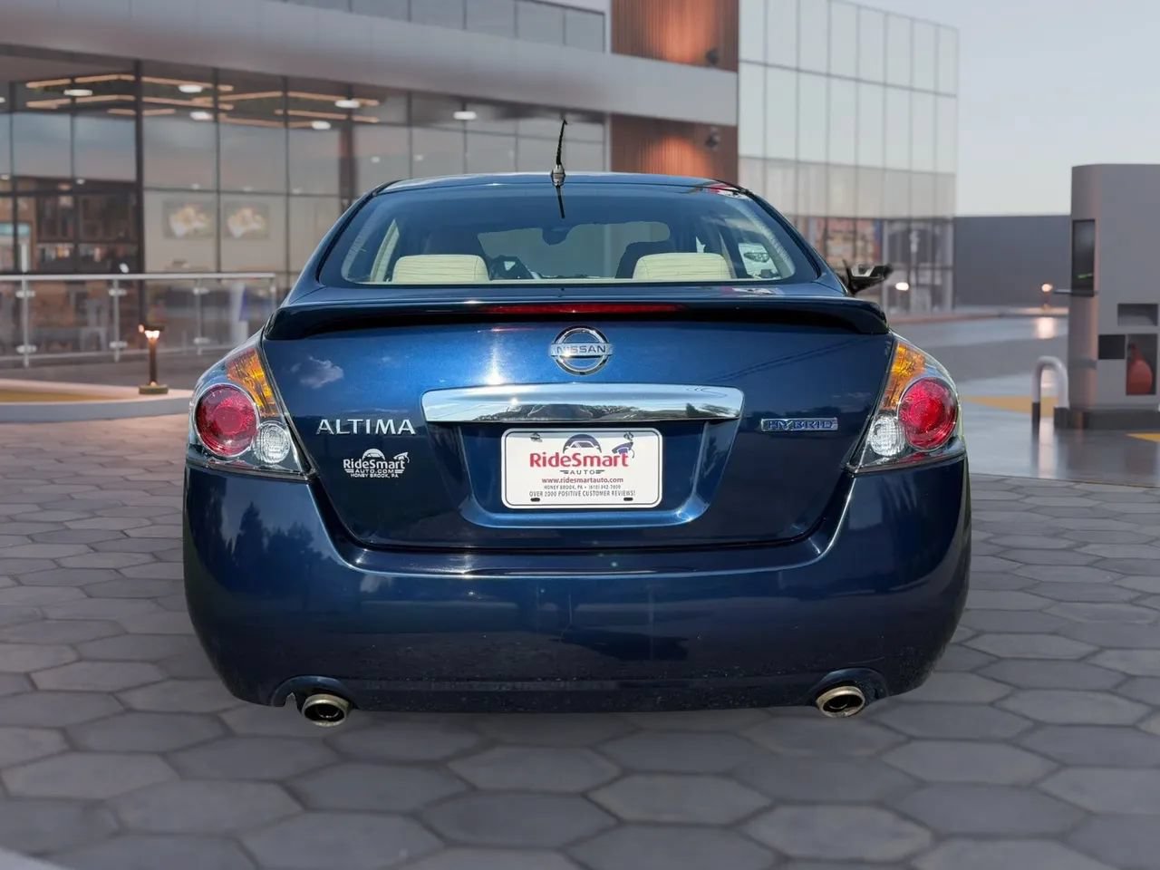 Used 2010 Nissan Altima Hybrid Sedan w/ Convenience Pkg FWD image 10