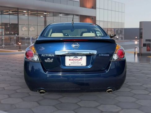 Used 2010 Nissan Altima Hybrid Sedan w/ Convenience Pkg FWD image 10