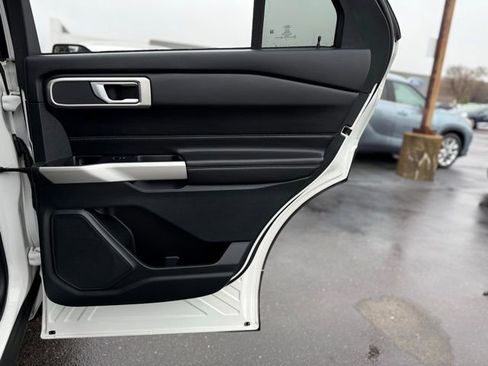 Certified 2024 Ford Explorer XLT image 20