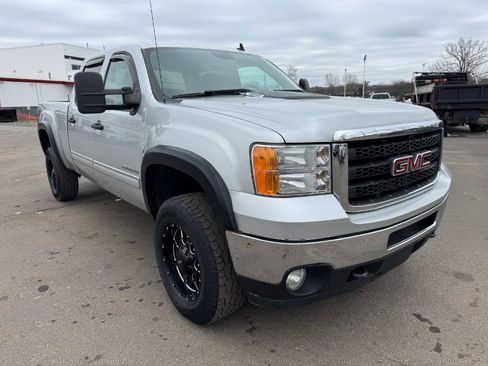 Used 2011 GMC Sierra 2500 SLE w/ SLE Preferred Package image 7