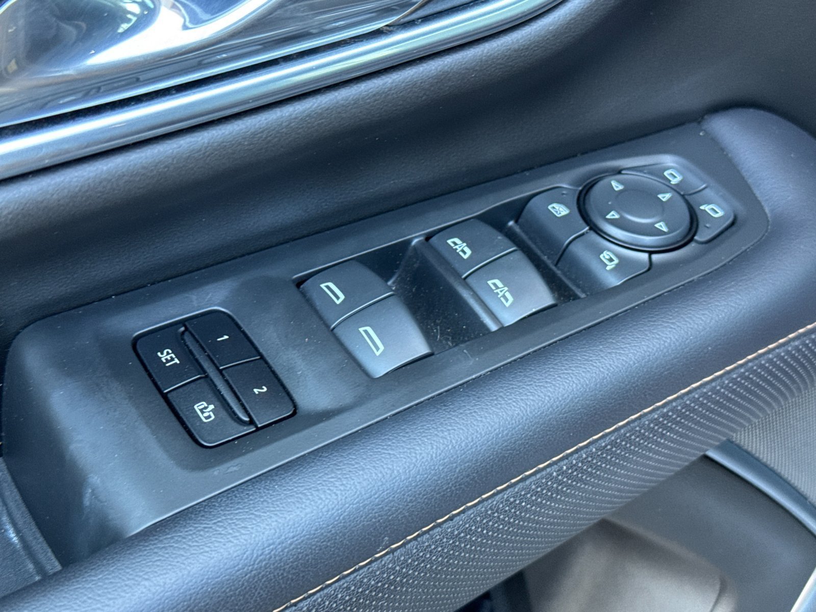 Used 2021 GMC Yukon AT4 AWD/4WD image 12