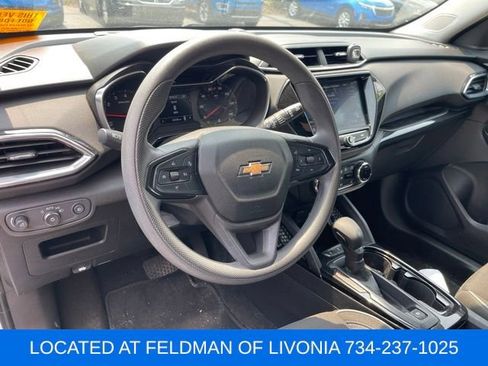 Used 2022 Chevrolet TrailBlazer LT w/ Convenience Package FWD image 7