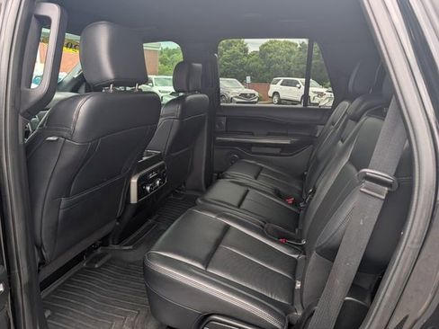 Used 2019 Ford Expedition XLT w/ Equipment Group 202A RWD image 7