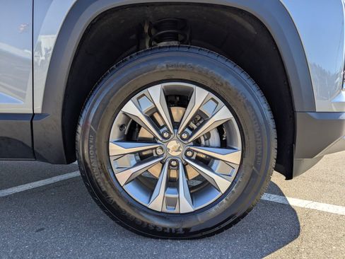 Used 2026 Chevrolet Equinox LT image 10