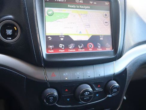 Used 2018 Dodge Journey Crossroad w/ Nav & Sun Group FWD image 25