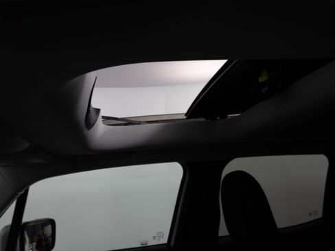 Used 2016 Jeep Renegade 75th Anniversary image 27