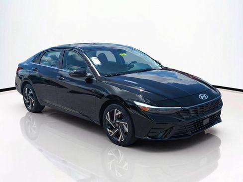 New 2026 Hyundai Elantra Limited FWD image 2