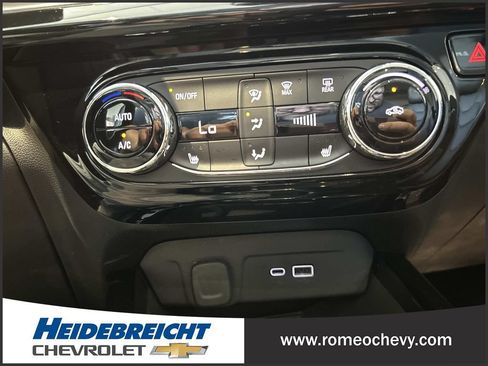 Used 2024 Chevrolet Trax ACTIV w/ Sunroof Package FWD image 23