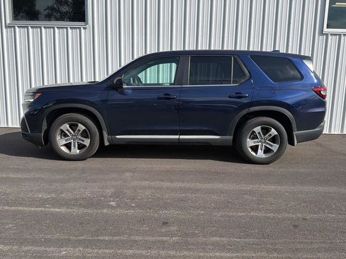 Used 2025 Honda Pilot EX-L image 4
