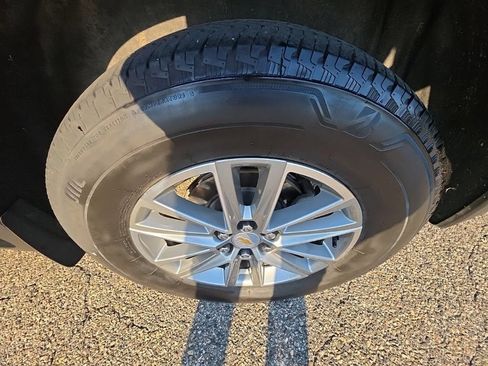 Used 2023 Chevrolet Traverse LT w/ LPO, Floor Liner Package AWD/4WD image 32
