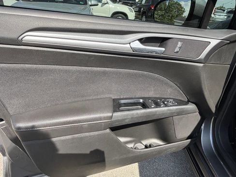 Used 2013 Ford Fusion SE image 12