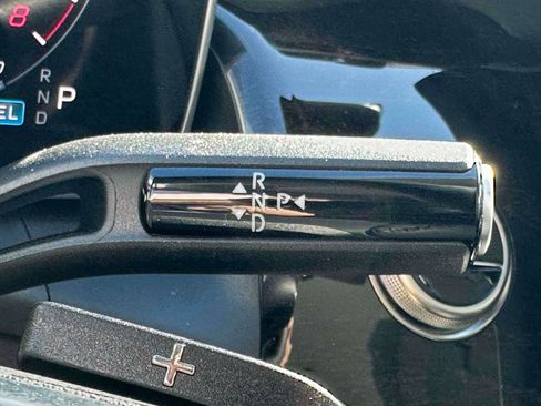 Used 2025 Mercedes-Benz GLC 350e 4MATIC image 21