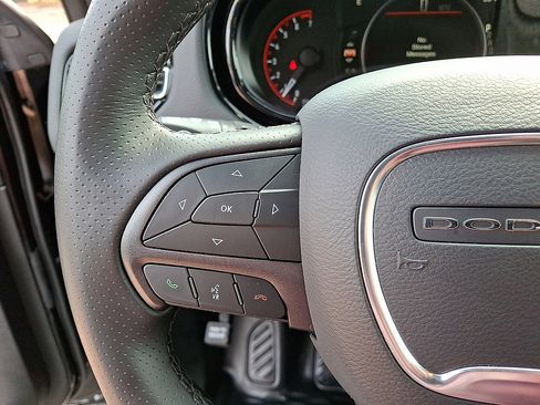 Used 2025 Dodge Durango AWD w/ Technology Group image 9