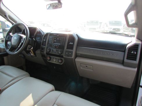 Used 2021 Ford F250 XL w/ Power Equipment Group RWD image 21