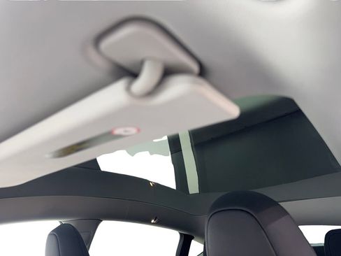 Used 2023 Tesla Model Y Long Range image 69