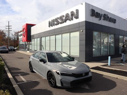 Used 2025 Honda Civic Sport image 2