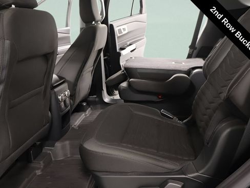 Used 2021 Ford Explorer XLT AWD/4WD image 25