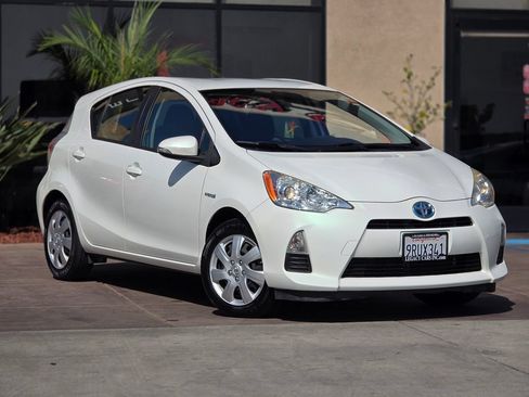 Used 2014 Toyota Prius C Two FWD image 3