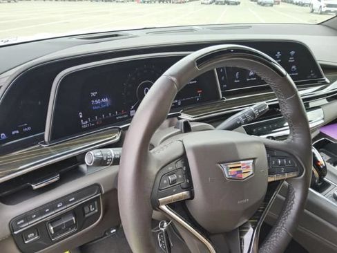 Used 2024 Cadillac Escalade Sport AWD/4WD image 3