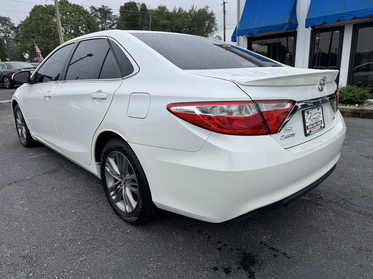 Used 2015 Toyota Camry SE FWD image 7