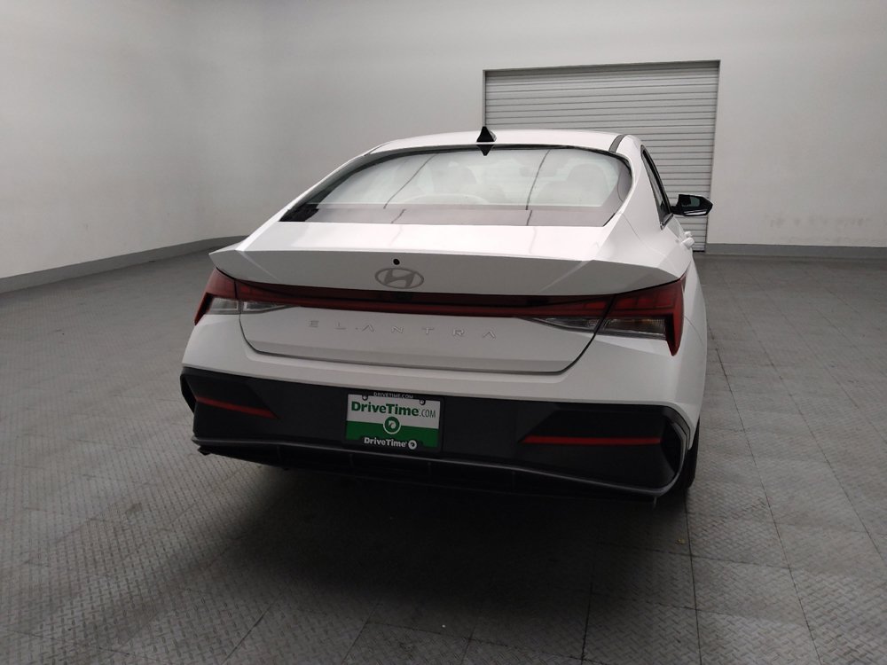 Used 2025 Hyundai Elantra SEL FWD image 7