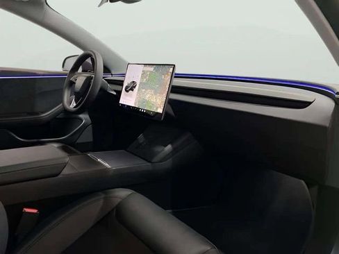 Used 2025 Tesla Model 3 Long Range image 31