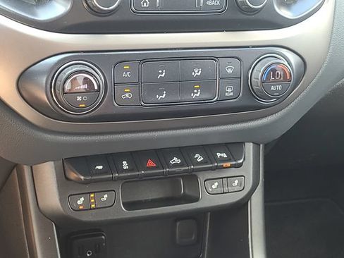 Used 2020 Chevrolet Colorado Z71 AWD/4WD image 20