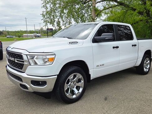 Used 2023 RAM 1500 Big Horn AWD/4WD image 3