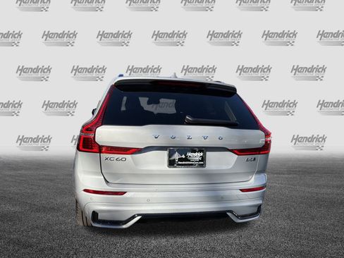 Certified 2025 Volvo XC60 B5 Plus image 9