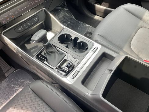 New 2027 Kia Carnival SX Prestige FWD image 9