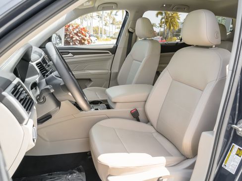 Used 2022 Volkswagen Atlas SE w/ Panoramic Sunroof Package FWD image 8