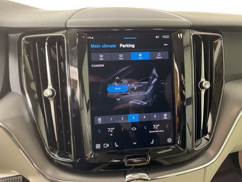 Certified 2025 Volvo XC60 T8 Core w/ Protection Package Premier AWD/4WD image 30