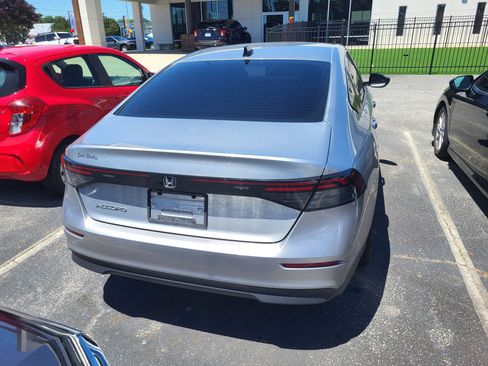 Used 2025 Honda Accord SE image 5