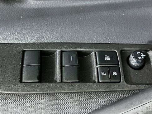 Used 2023 Toyota Corolla LE image 14