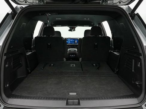 Used 2025 Chevrolet Traverse LT image 21