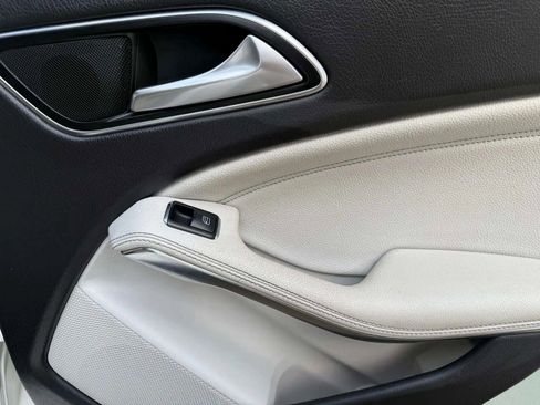 Used 2019 Mercedes-Benz GLA 250 4MATIC image 12