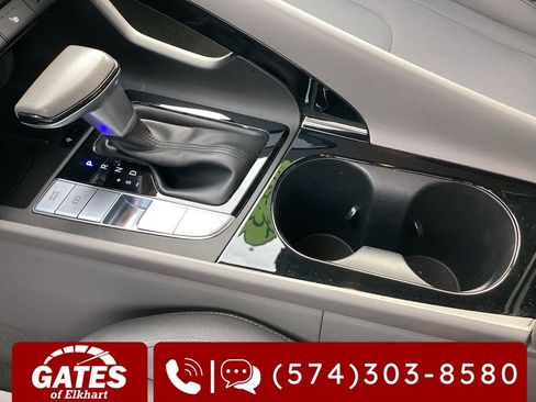 Used 2025 Hyundai Elantra SEL FWD image 29