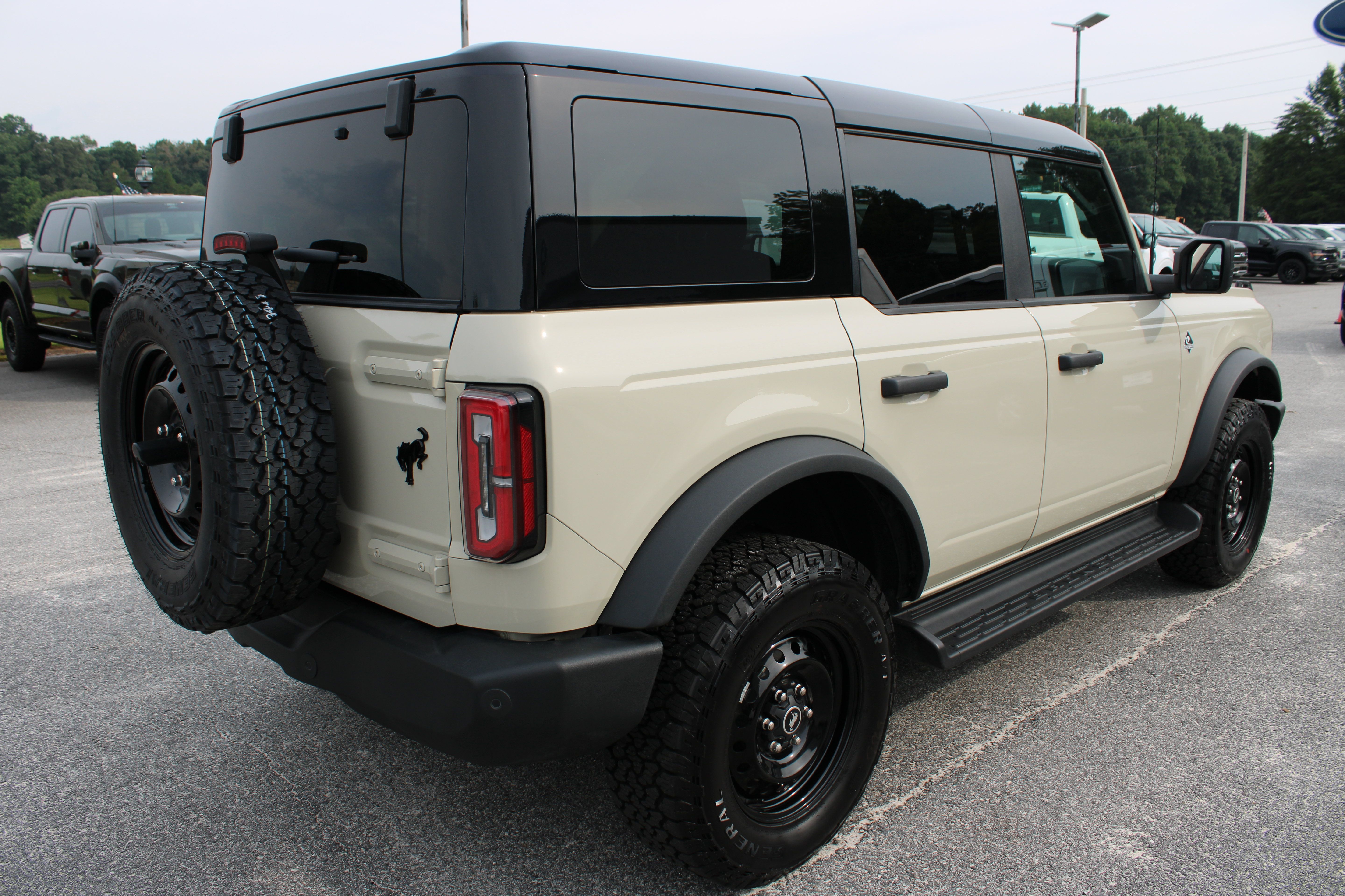 Used 2026 Ford Bronco Outer Banks AWD/4WD image 6