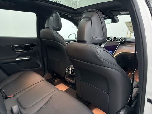 Used 2026 Mercedes-Benz GLC 300 image 25