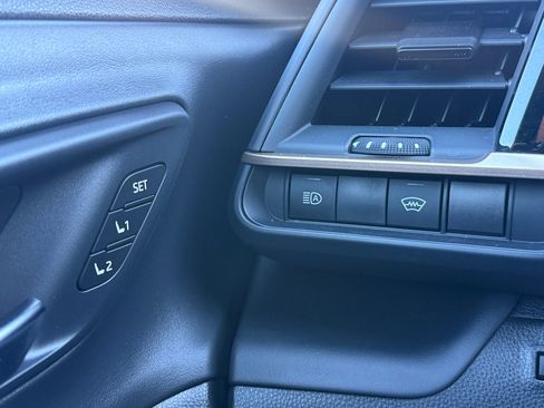 Used 2023 Toyota Crown XLE image 21