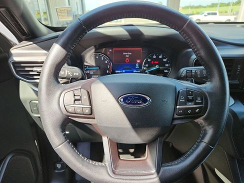 Used 2020 Ford Explorer XLT w/ Equipment Group 202A RWD image 6