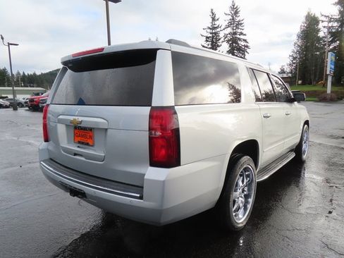 Used 2015 Chevrolet Suburban LTZ image 7