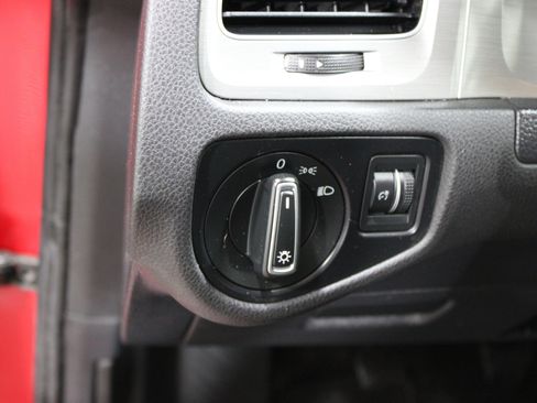 Used 2017 Volkswagen Golf S FWD image 9