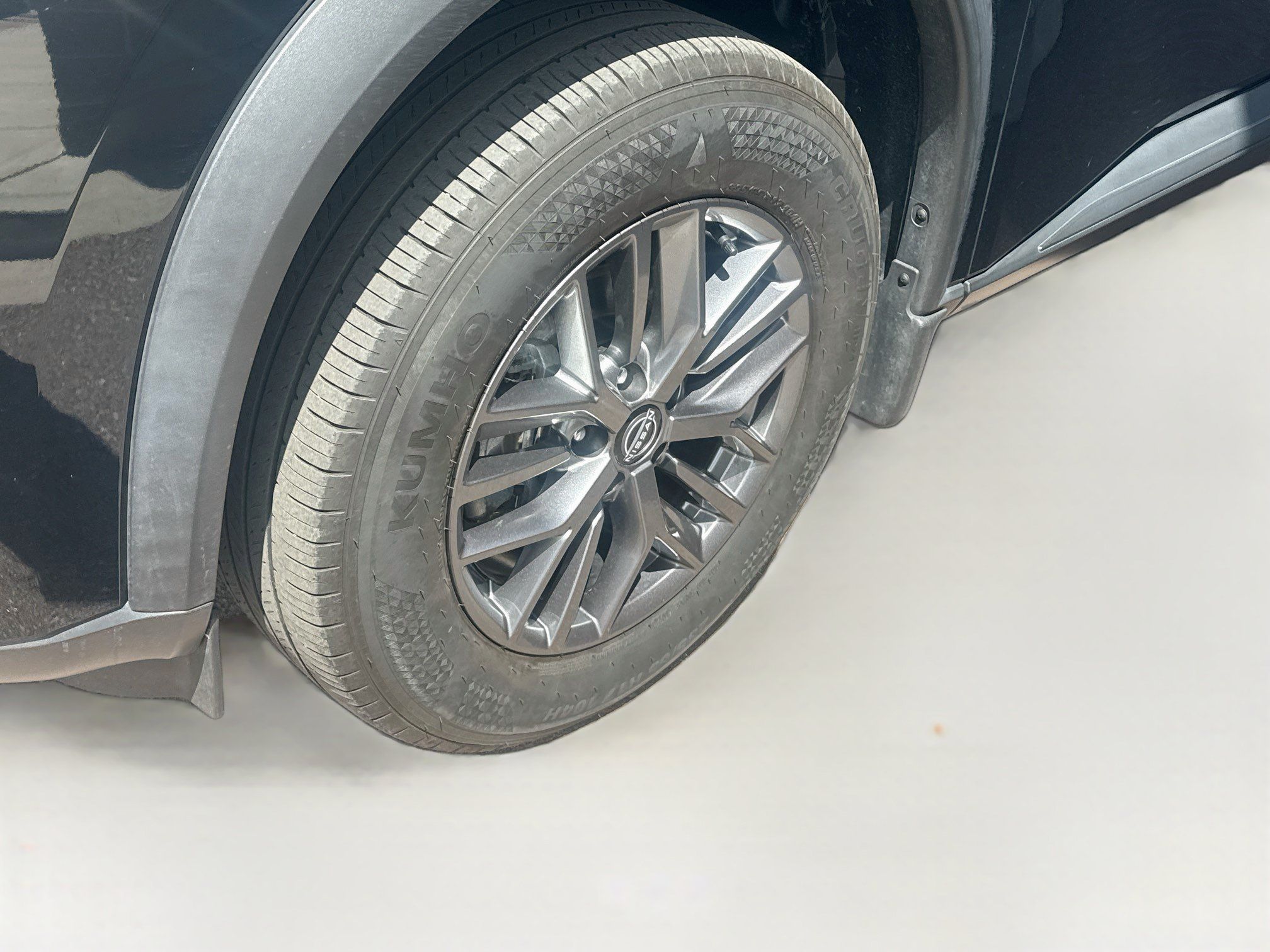 Used 2023 Nissan Rogue S AWD/4WD image 11