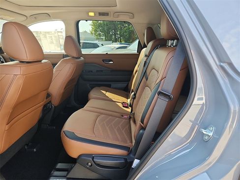 New 2025 Nissan Pathfinder Platinum w/ Cargo Package image 5