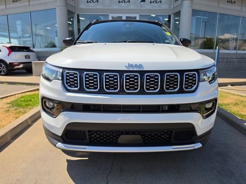 Used 2025 Jeep Compass Limited AWD/4WD image 2